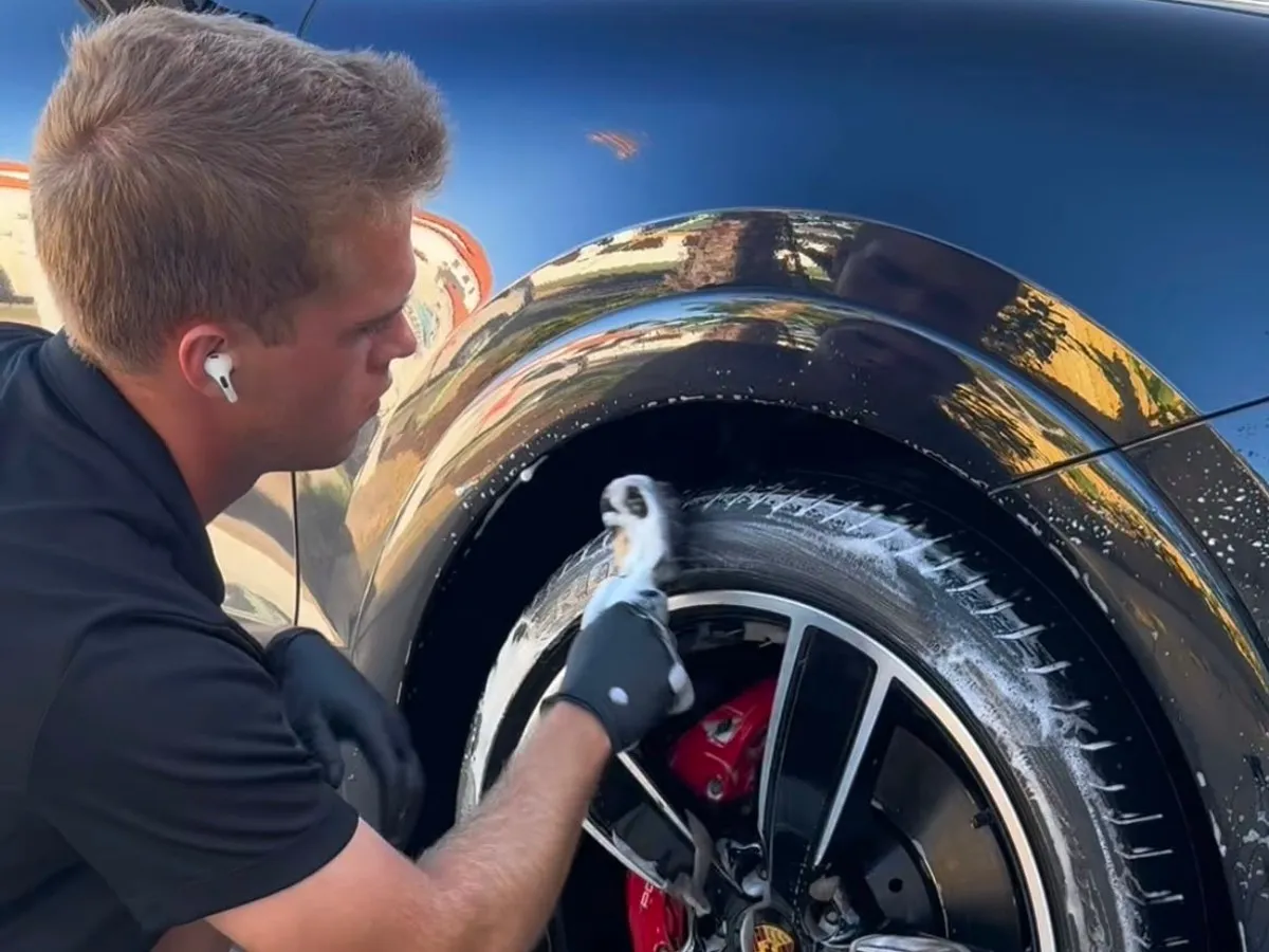 Porsche wheel and brake caliper detailing