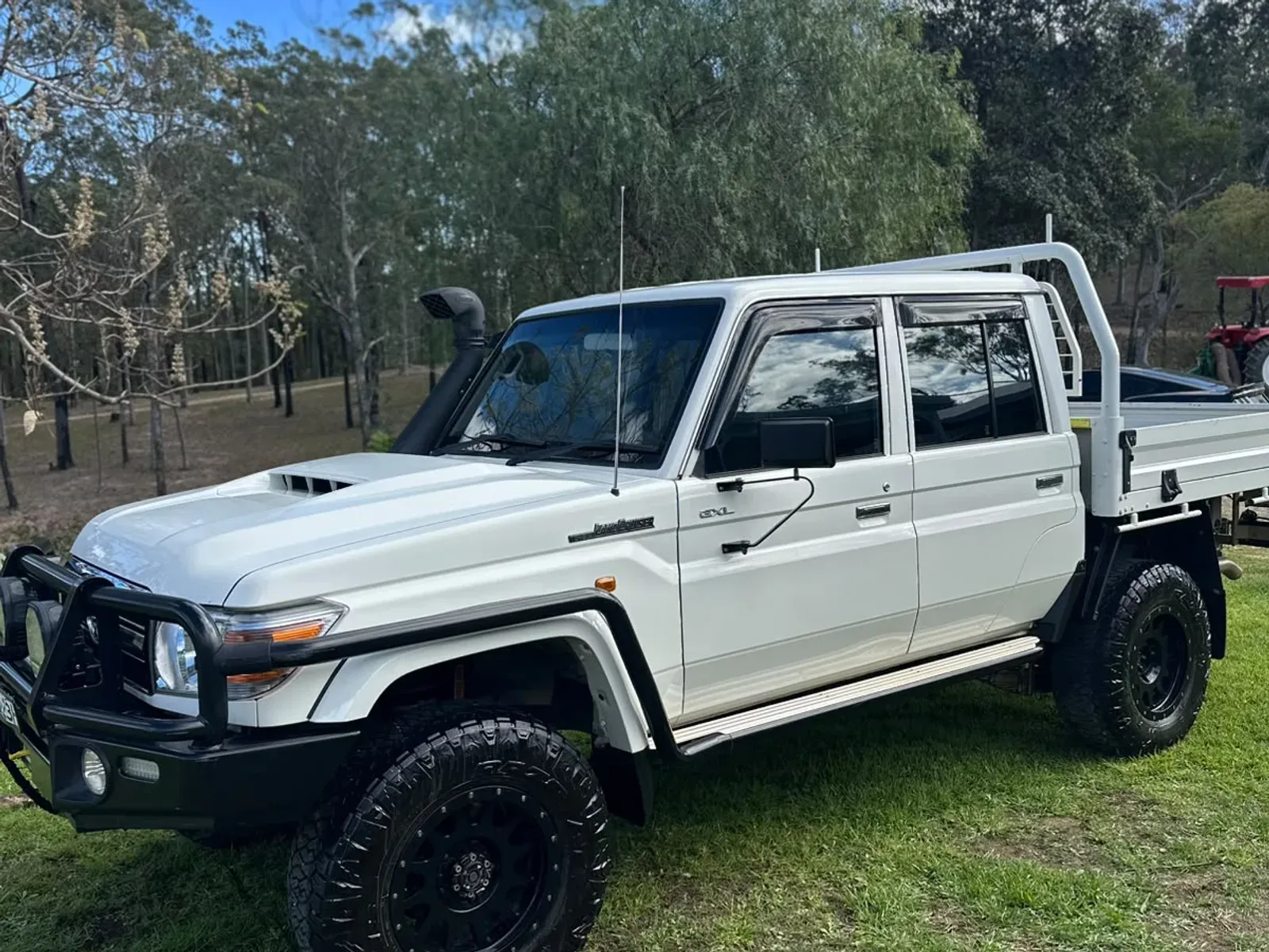 White 79 Series LandCruiser dual cab detailed in the Clarence Valley